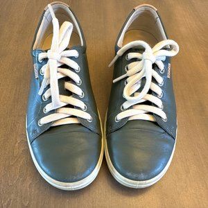 ECCO Women's Soft 7 Sneaker - size EU 38/7 US